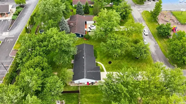 6011 Oregon DR, Fort Wayne, IN 46825