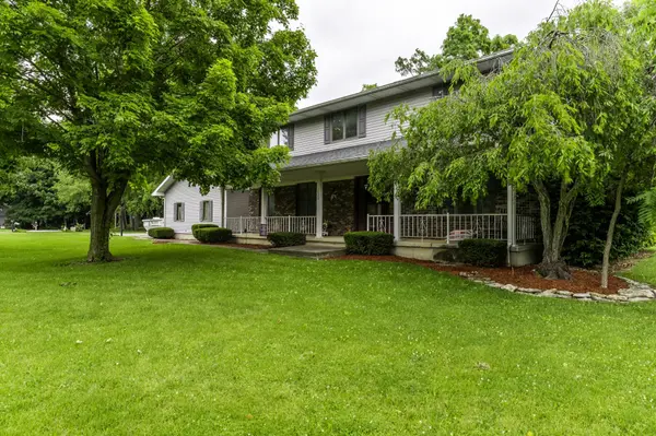 1020 N Greenbriar DR, Columbia City, IN 46725