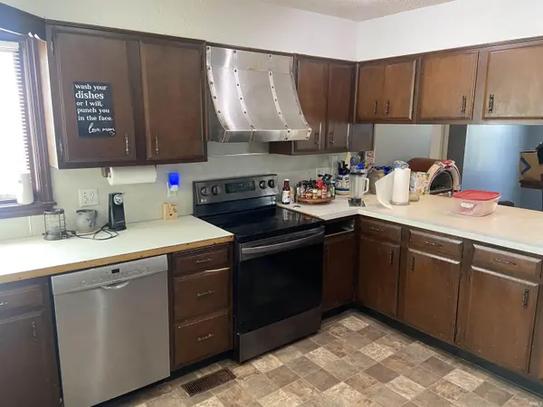 290 W Prarie ST, Lyons, IN 47443