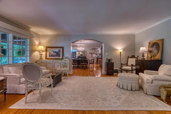 4800 Hoelscher RD, Evansville, IN 47712