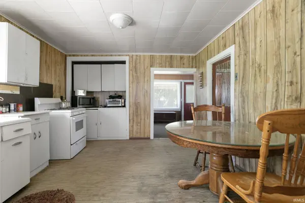 1032 E Indiana AVE, Elkhart, IN 46516-4135