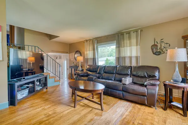 1415 Martin LN, Evansville, IN 47715-5217