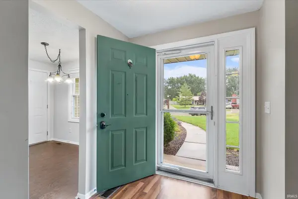 3914 Thornbury PL, Fort Wayne, IN 46804-2643
