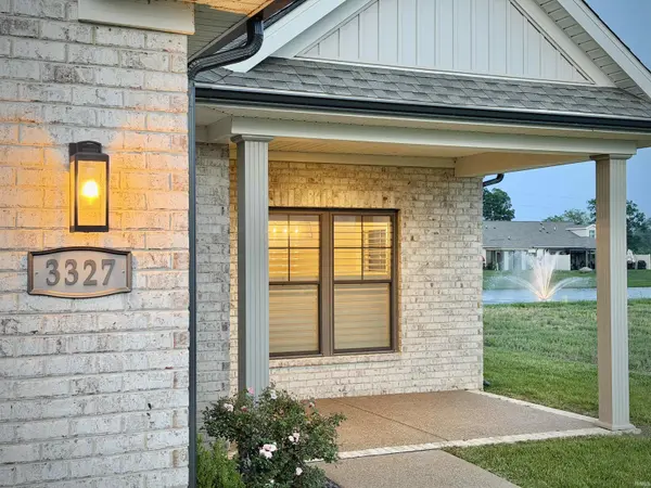 3327 White Oak TRL, Newburgh, IN 47630