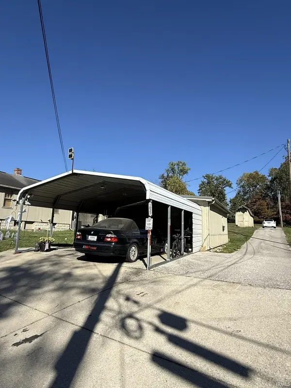 1024 W Country Club DR, Bloomington, IN 47403