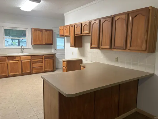 1216 N 12th ST, Vincennes, IN 47591