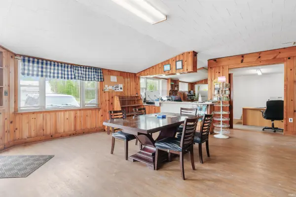 10199 S Wayne RD, Warren, IN 46792