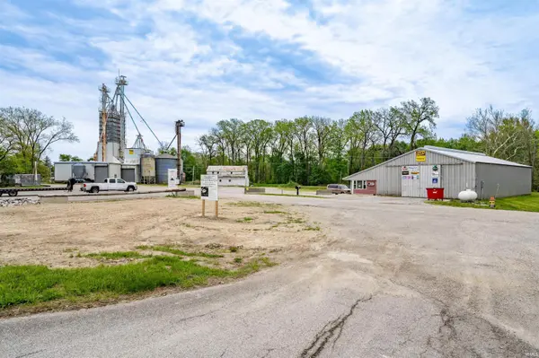 10199 S Wayne RD, Warren, IN 46792