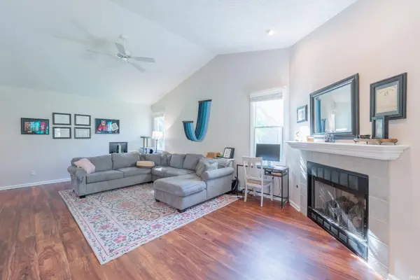 9417 S Harbour Pointe DR, Bloomington, IN 47401