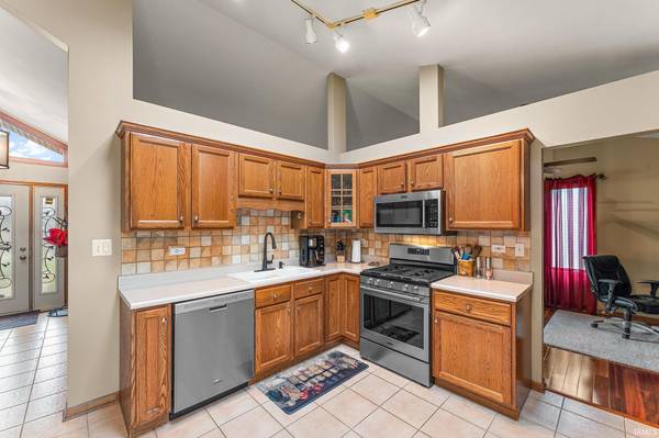 65 Beiriger DR, Dyer, IN 46311