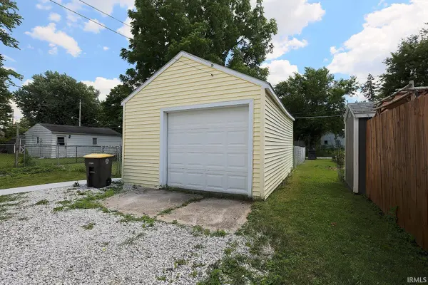 1933 W 4Th ST, Fort Wayne, IN 46808-2506