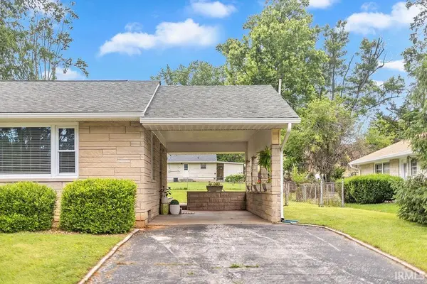 654 W Ladd AVE, Bloomington, IN 47403-4335