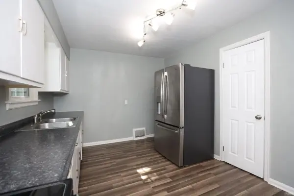 2016 E Riverside DR, Evansville, IN 47714