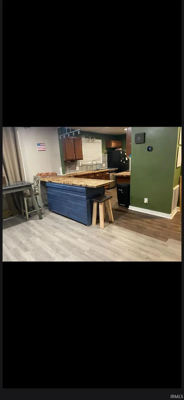 725 W 17th ST, Marion, IN 46953