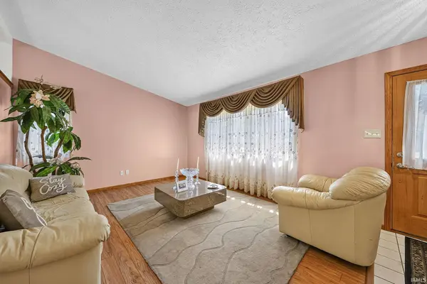 892 Essex DR, Porter, IN 46304-9599