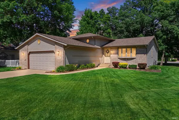 892 Essex DR, Porter, IN 46304-9599