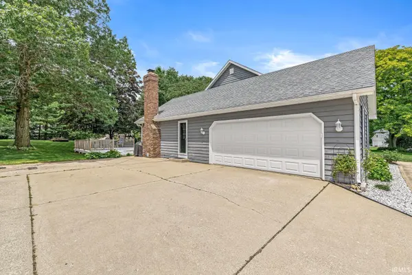 60955 Whispering Hills DR, South Bend, IN 46614