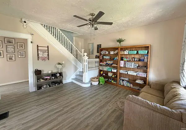712 W Main ST, Washington, IN 47501