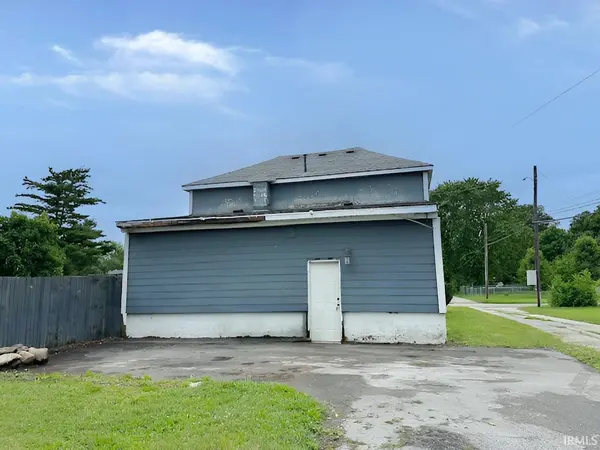 1535 Henry ST, Huntington, IN 46750