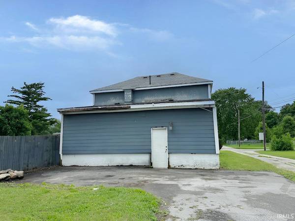 1535 Henry ST, Huntington, IN 46750