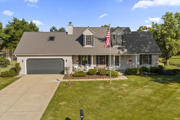 10538 E Brookston DR, Osceola, IN 46561
