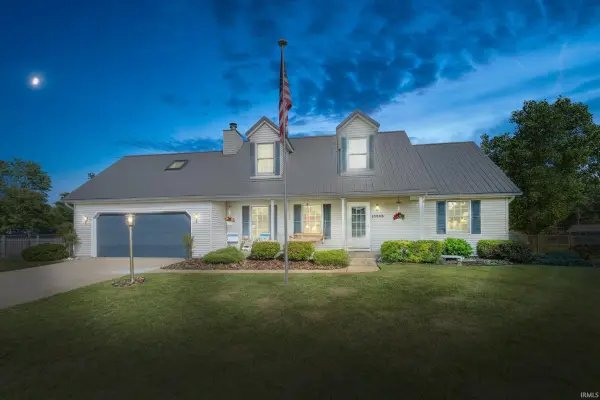 10538 E Brookston DR, Osceola, IN 46561