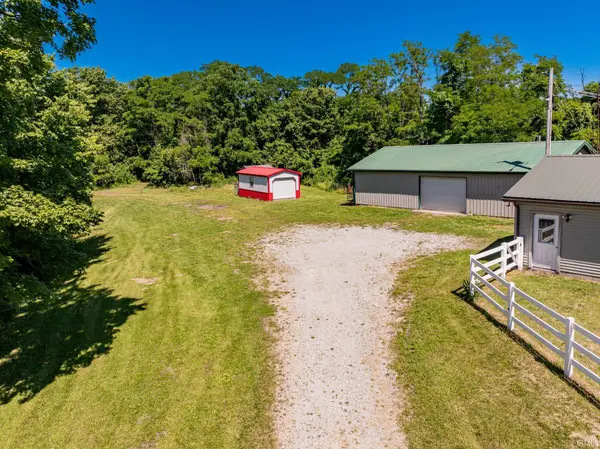 1055 E 300 N RD, New Castle, IN 47362