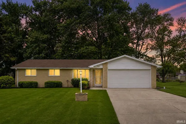 4002 E Saddle DR, Fort Wayne, IN 46804-3930