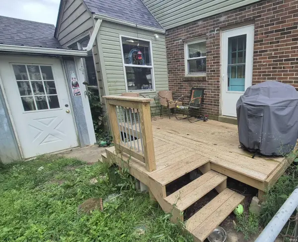 811 S Main ***, Dunkirk, IN 47336
