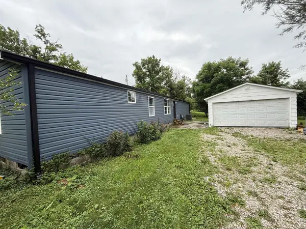401 S 18th ST, Petersburg, IN 47567