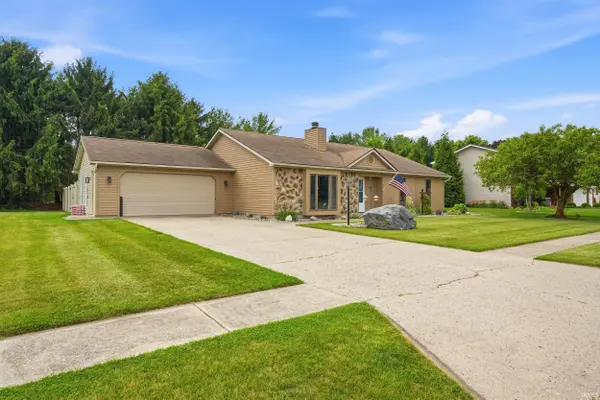 1919 Mill Stream DR, Huntertown, IN 46748-9774