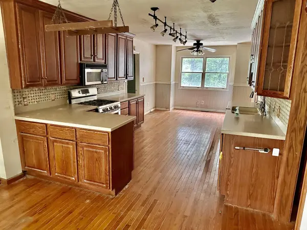 8223 S County Road 250 West RD, Cloverdale, IN 46120