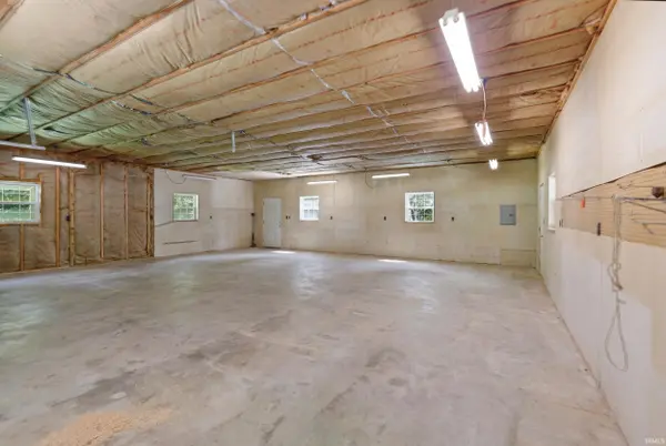 10804 E State Road 58 ***, Bloomfield, IN 47424