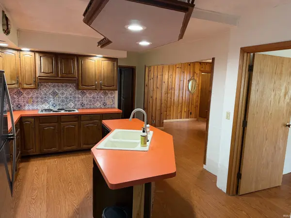 20911 S Lake DR, Walkerton, IN 46574