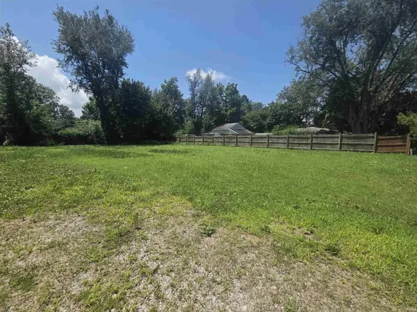 2615 Sweetser AVE, Evansville, IN 47714