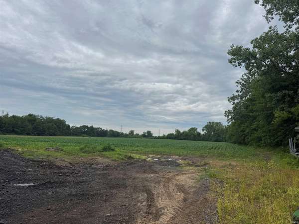 31890 Edison RD, New Carlisle, IN 46552