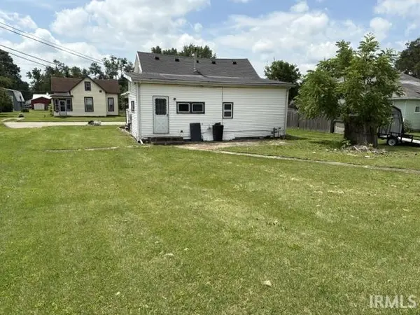 542 W Commercial ST, Hartford City, IN 47348-2419