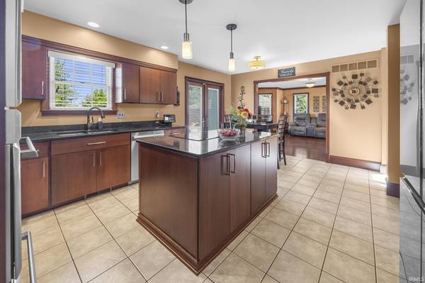 961 W 19th ST, Jasper, IN 47546