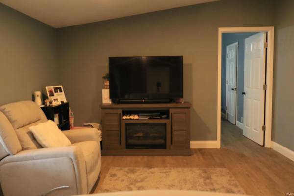 1411 W Walnut ST, Washington, IN 47501