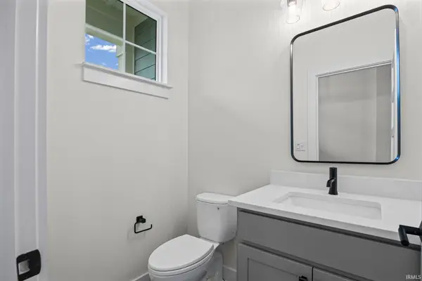 120 Parkerwood LN, West Lafayette, IN 47906