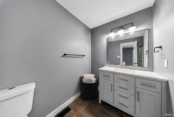 1204 Orchard DR, Covington, IN 47932-1353