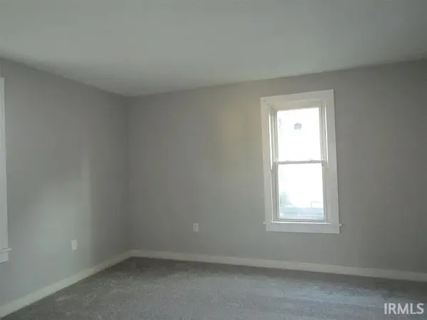 825 Camden ST, South Bend, IN 46619-3007