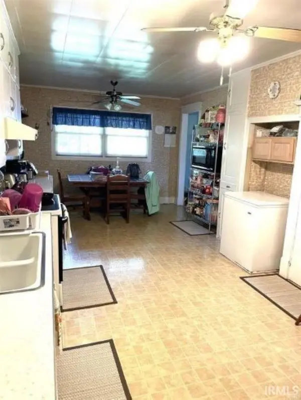 892 S Section ST, Dugger, IN 47848