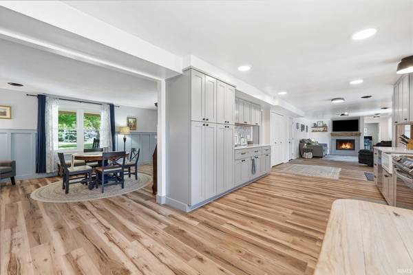 7018 Kings ROW, Woodburn, IN 46797-9715