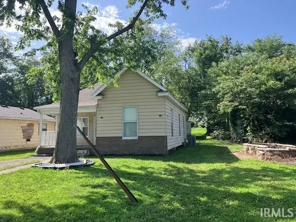 917 W 4th ST, Mount Carmel, IL 62863