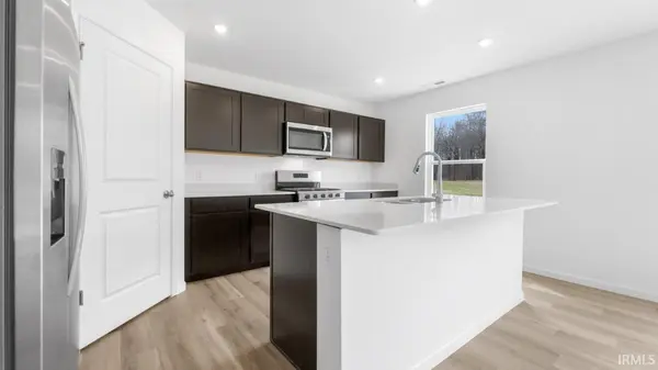 9419 Dunes XING, New Haven, IN 46774