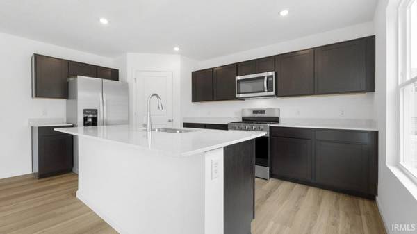 9419 Dunes XING, New Haven, IN 46774