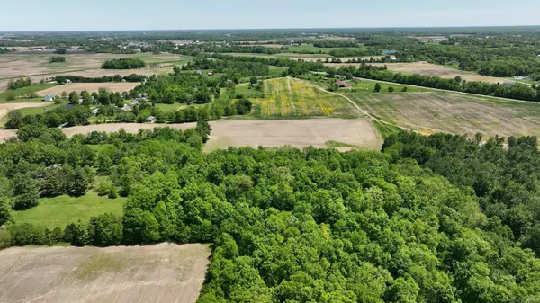 ** E 450 S RD, Laotto, IN 46763