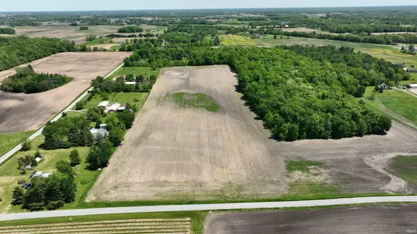 ** E 450 S RD, Laotto, IN 46763