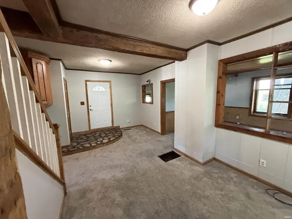 22602 Stenger ST, Woodburn, IN 46797
